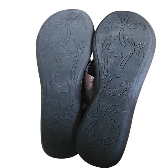 B.O.C Born Concept Women's Size 7 Brown Floral Embossed Thong Sandals - Picture 4 of 7